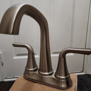 Delta Larkin SpotShield Brushed Nickel faucet